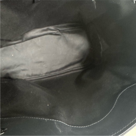 Black Gucci Bucket bag! - Picture 5 of 8